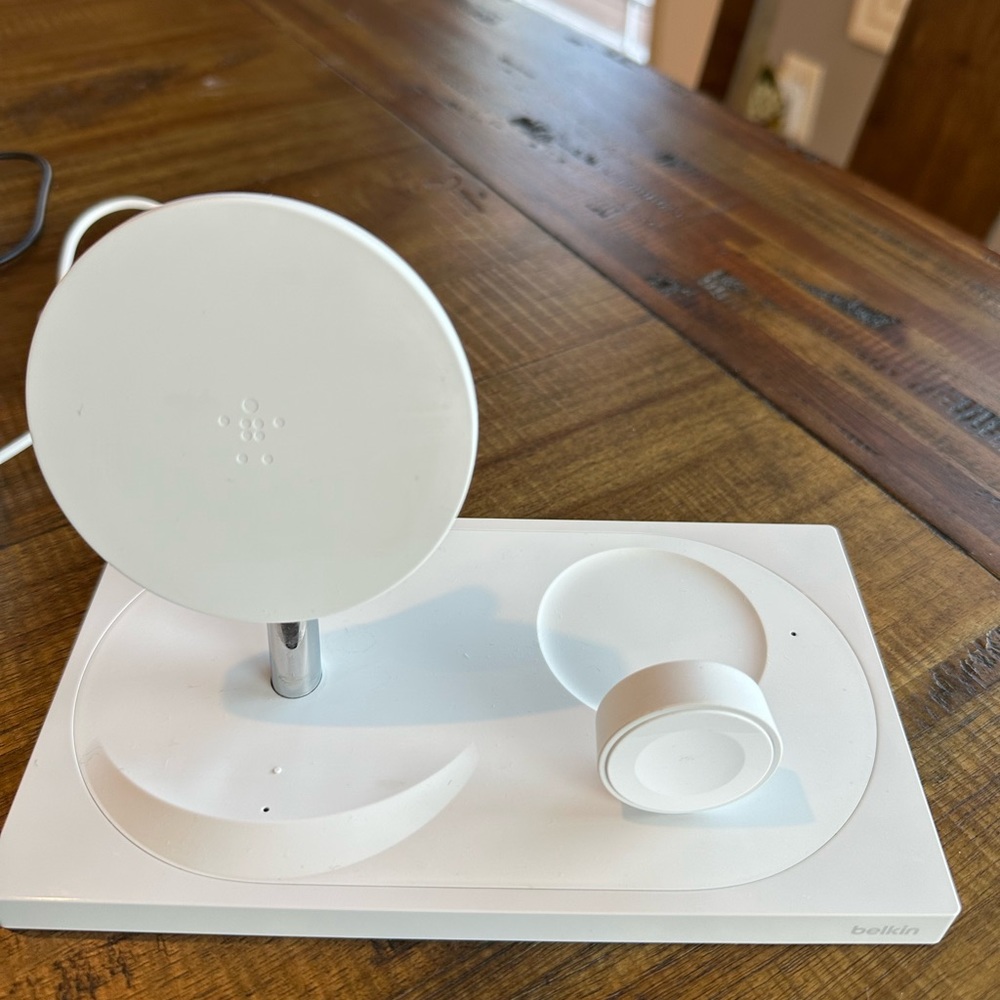 Belkin BOOST↑CHARGE™ 3-in-1 Wireless Charger Special Edition for Apple WHITE